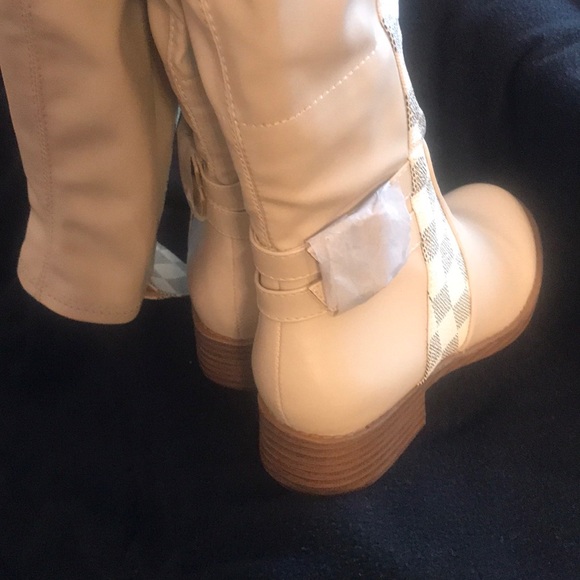 Beautiful boots - Picture 4 of 4